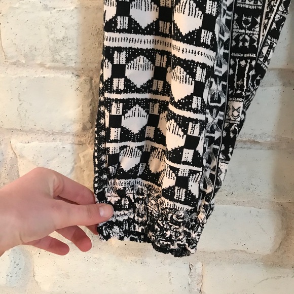 Forever 21 Black White Pattern Harem Tie Pants M - Picture 13 of 14